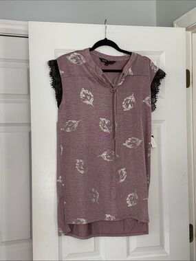 LuLaRoe Grace Elegant Mauve Leaf-Print Tie-Neck Top with Black Lace medium NWT